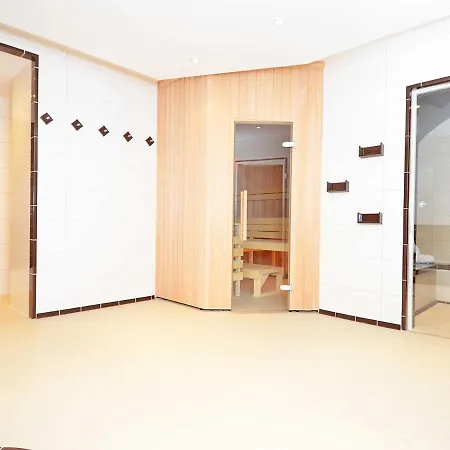 Rosa - Apt. 10 *