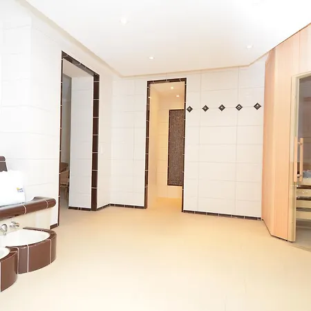 Rosa - Apt. 10 *