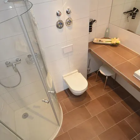 Rosa - Apt. 10 *